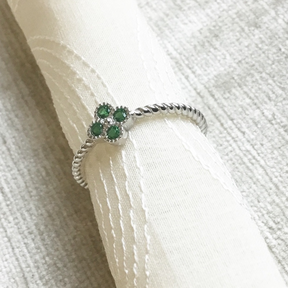 925 Sterling Silver CZ Ring 4 petals flower green clover